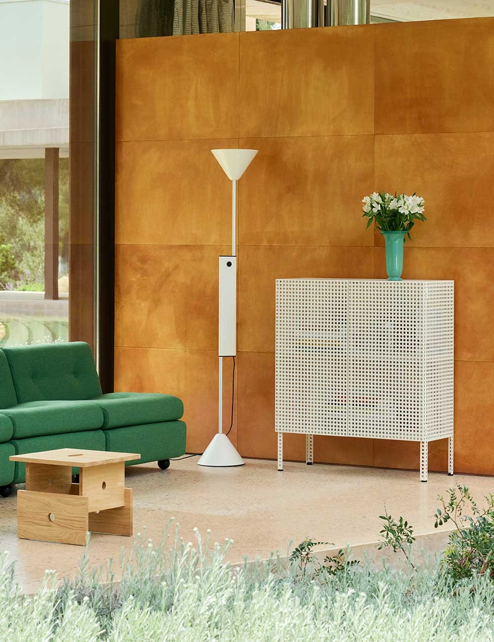 PERFORATED CABINET FLOOR MEDIUM