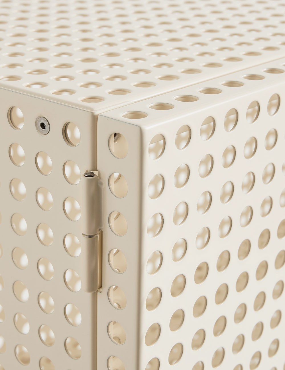 plancher d'armoire perforé moyen