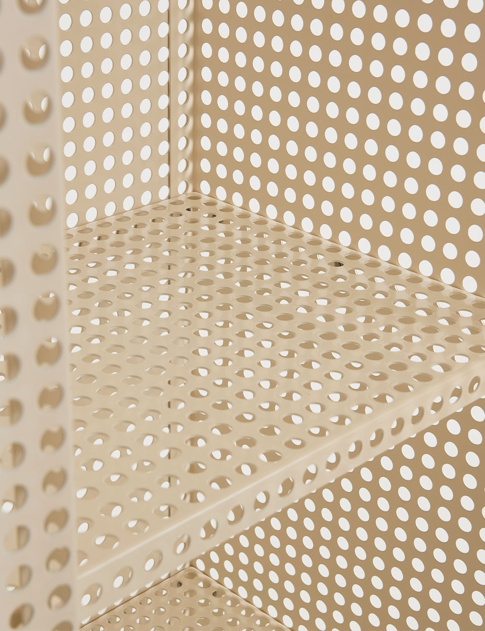 plancher d'armoire perforé moyen