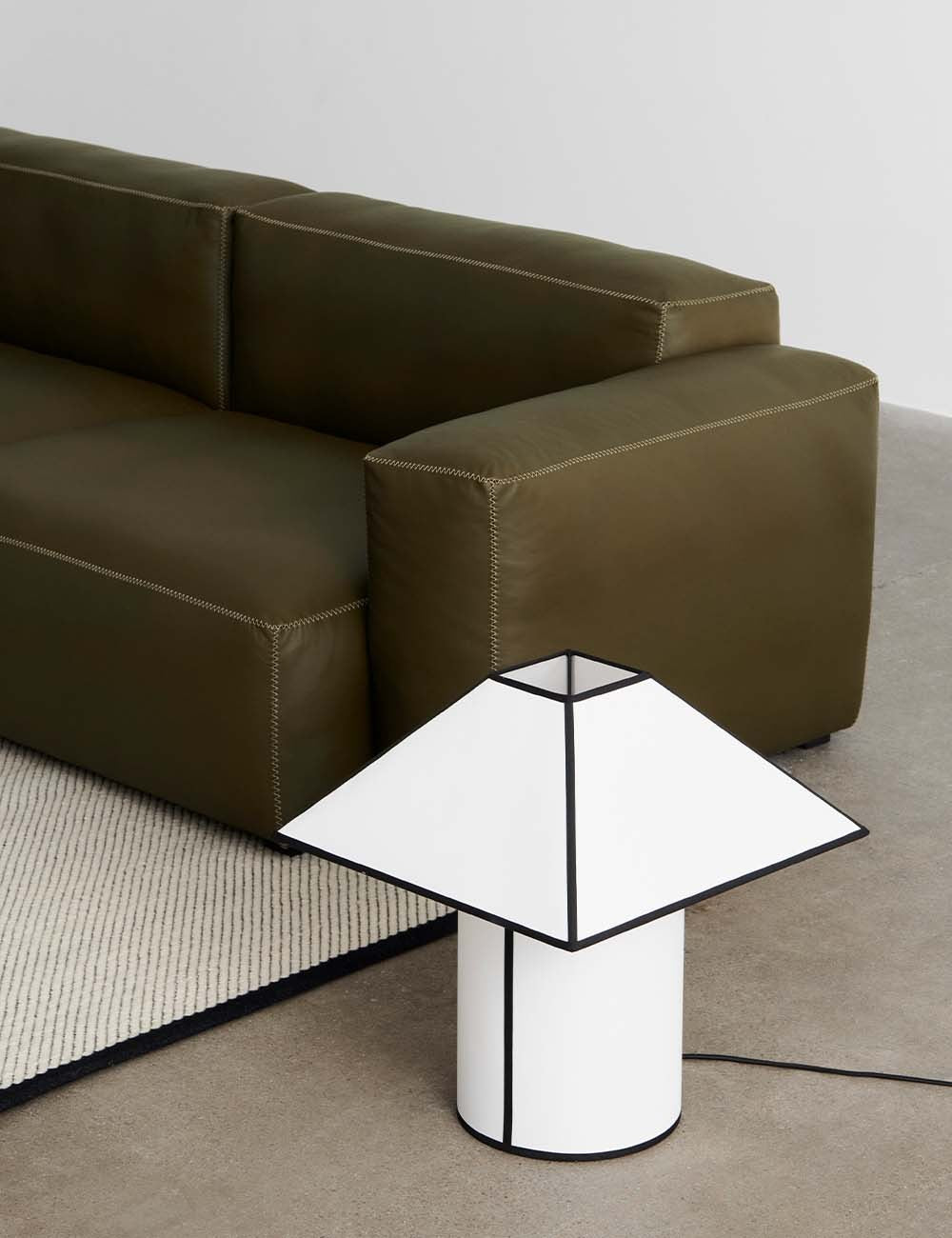 ava pyramid table lamp 450