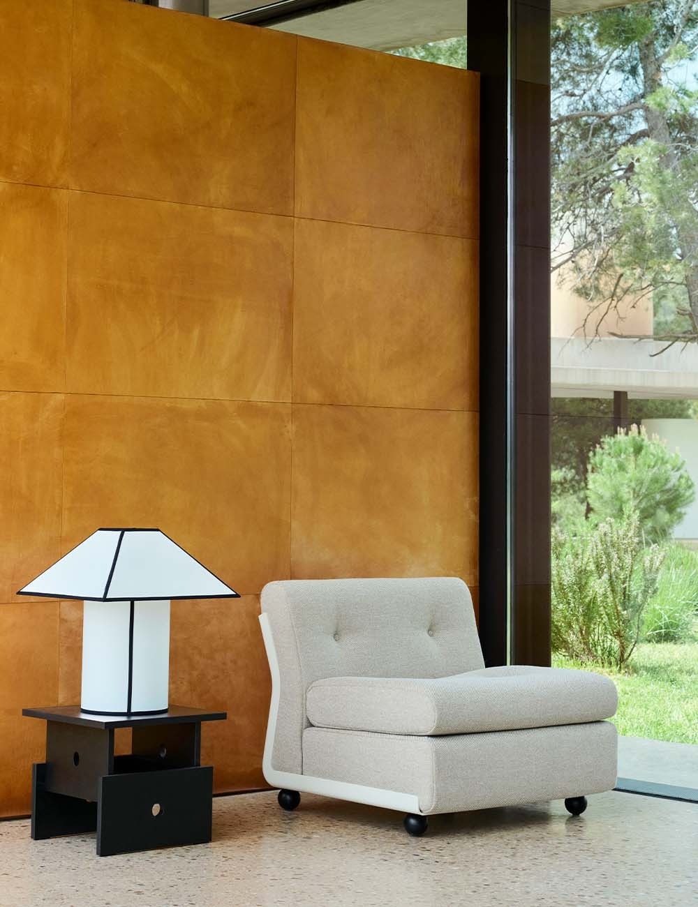 ava pyramid table lamp 450