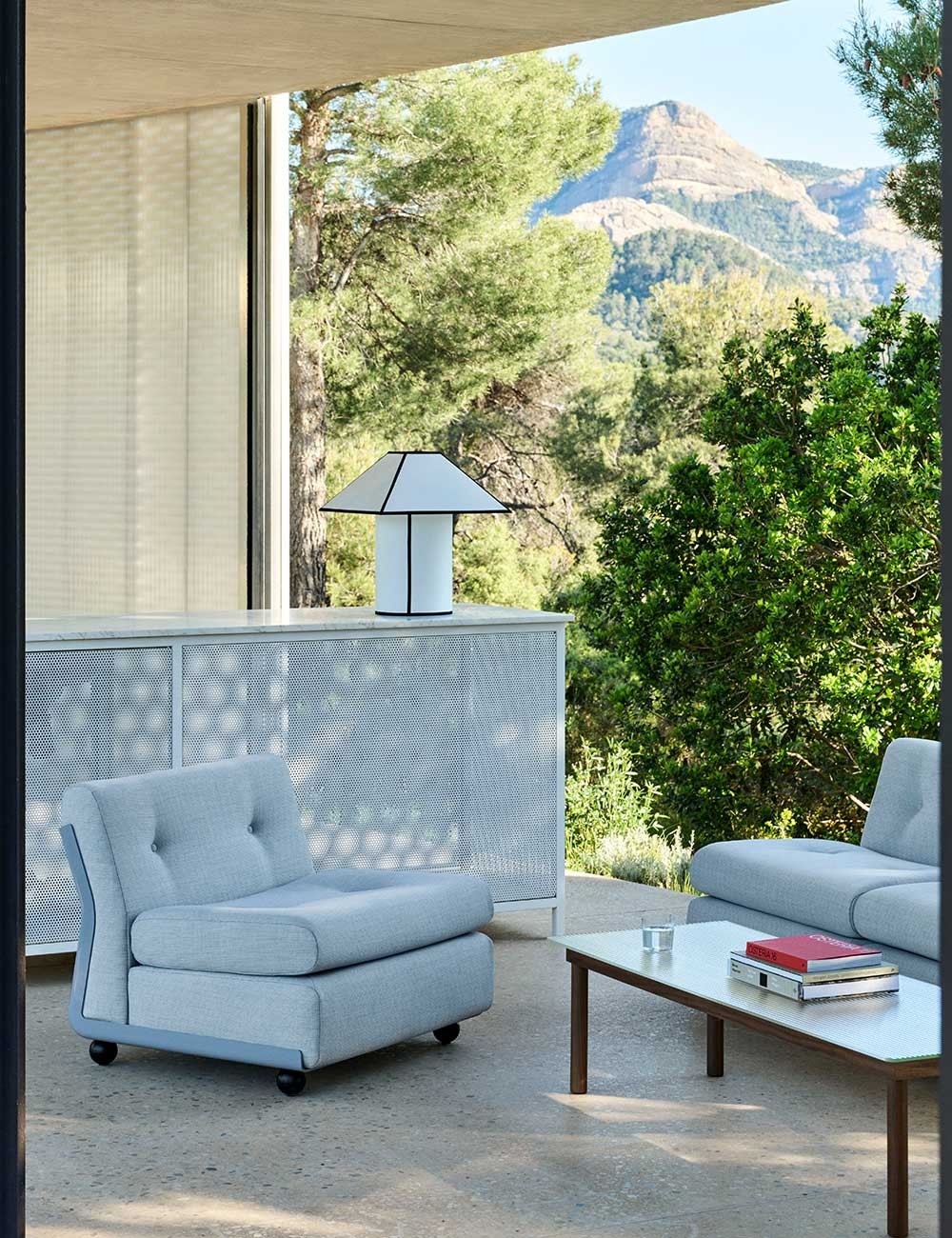 ava pyramid table lamp 450