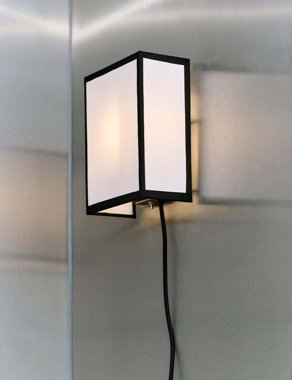 ava square wall lamp