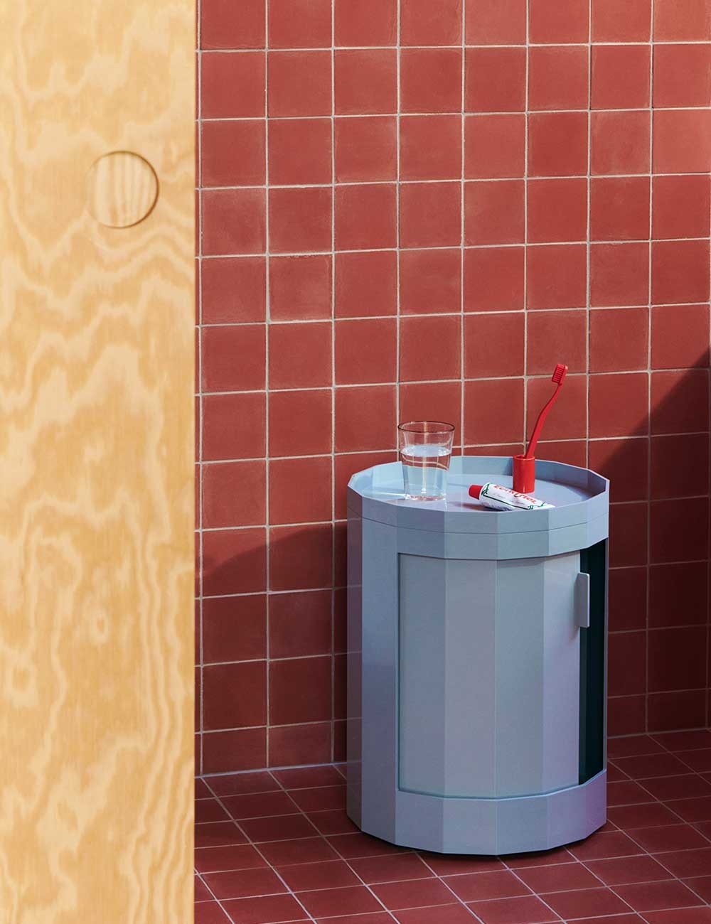 mobiletto basso sfaccettato