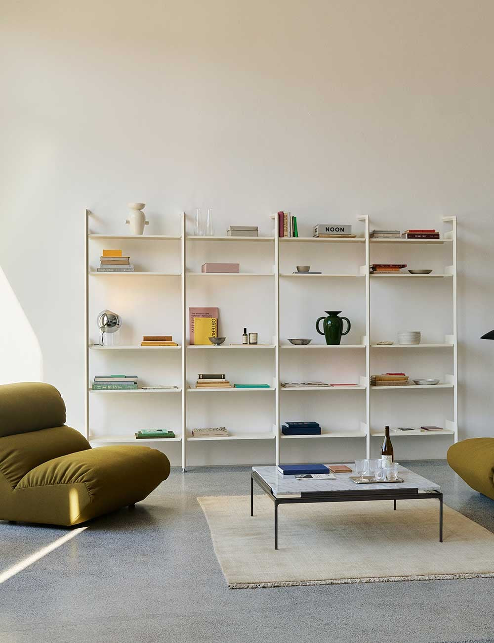 ROMBE COM C w. SHELF