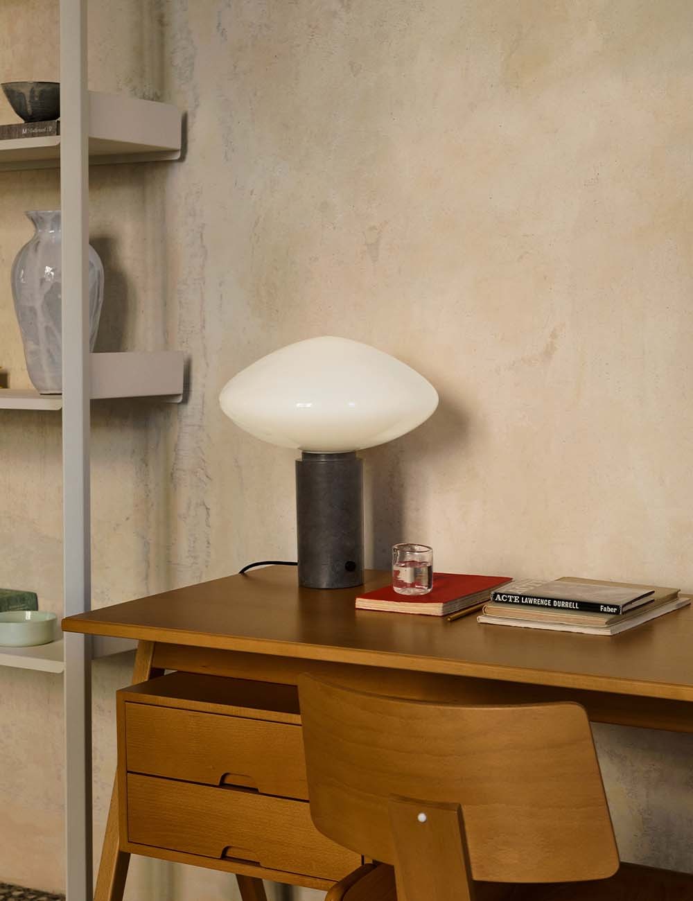 ROMBE COM C w. SHELF