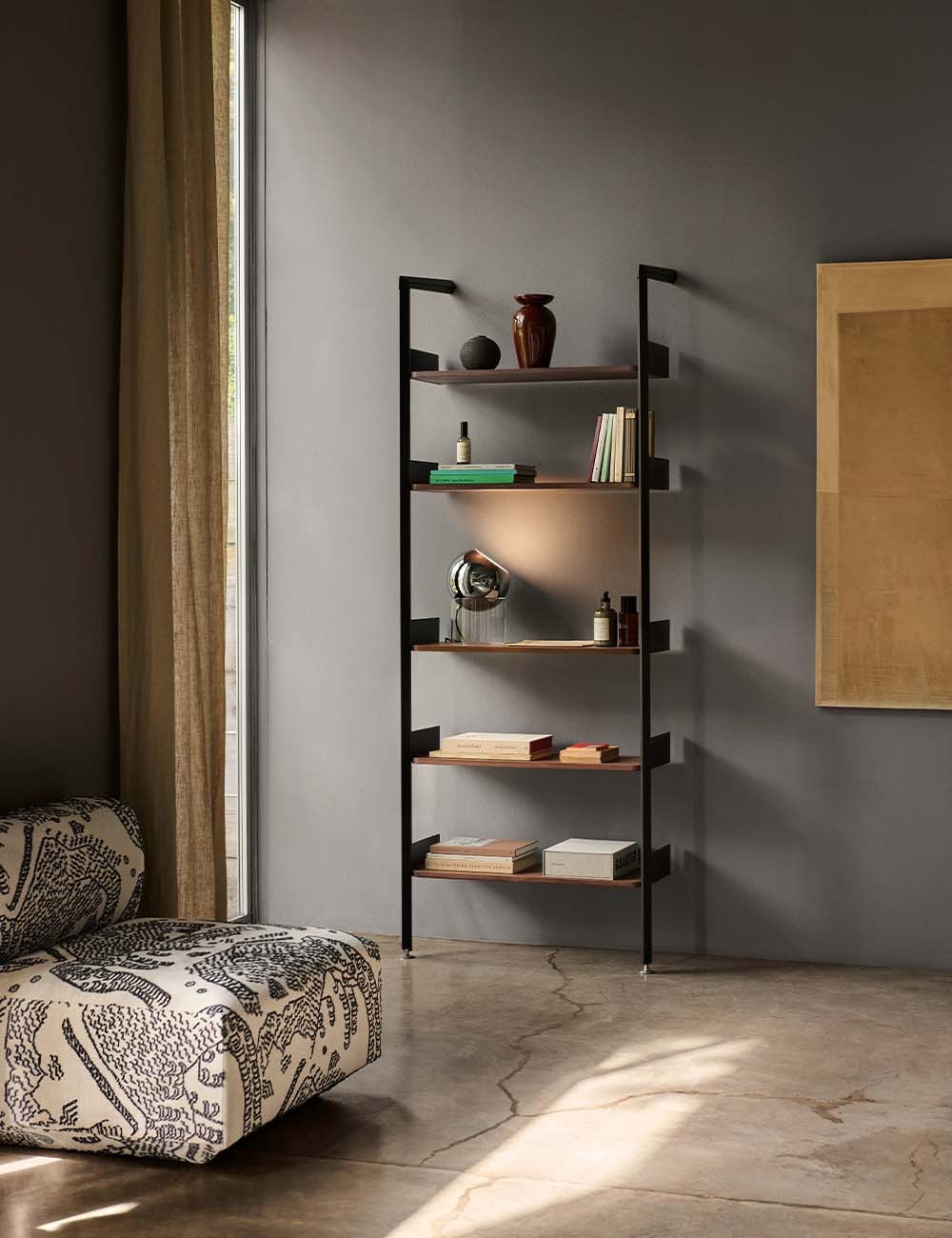 ROMBE COM C w. SHELF