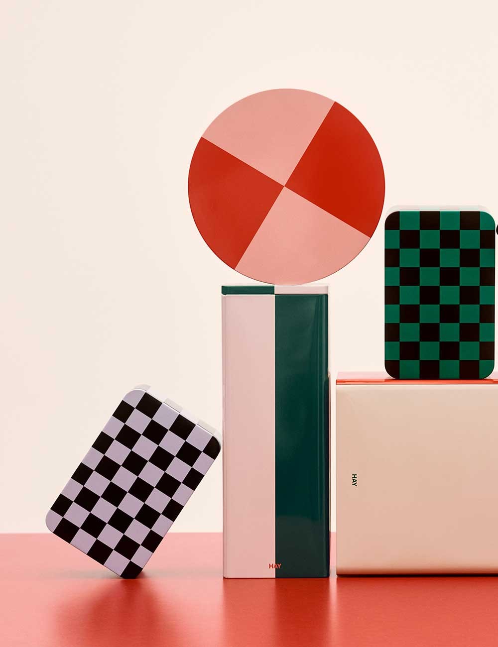 petit récipient en fer blanc