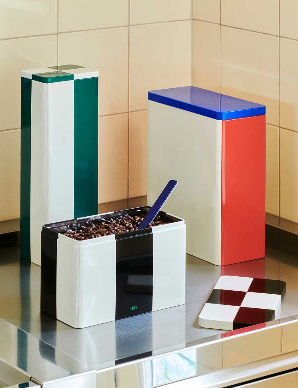 lata tin container m