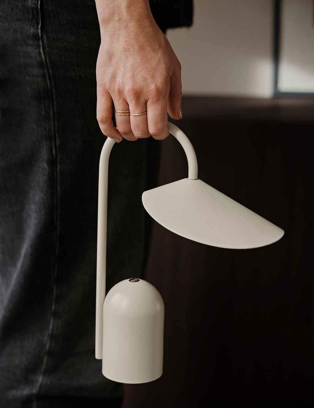 arum portable lamp