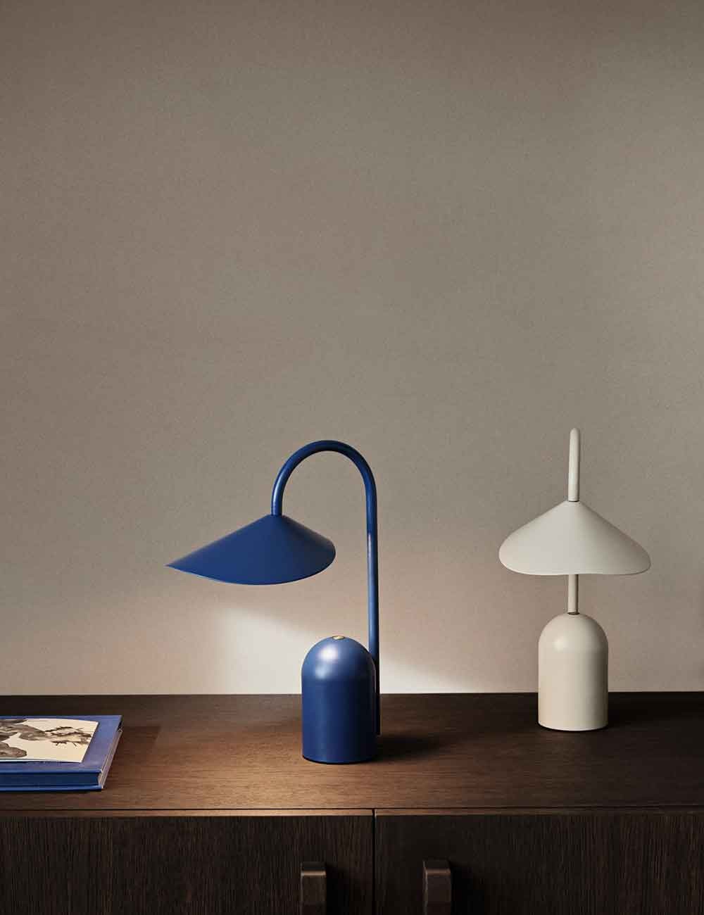arum portable lamp