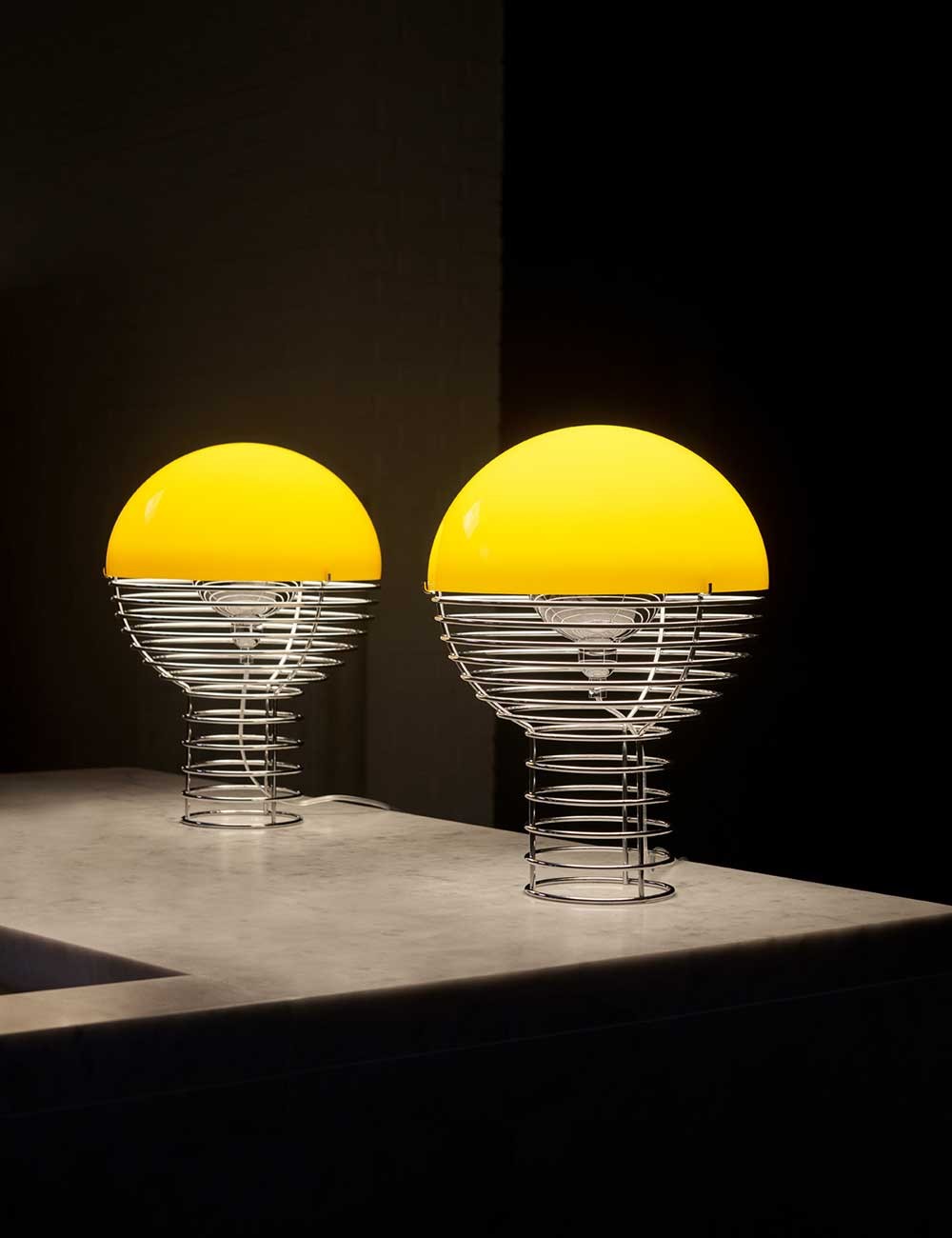 lampada da tavolo in filo ø30