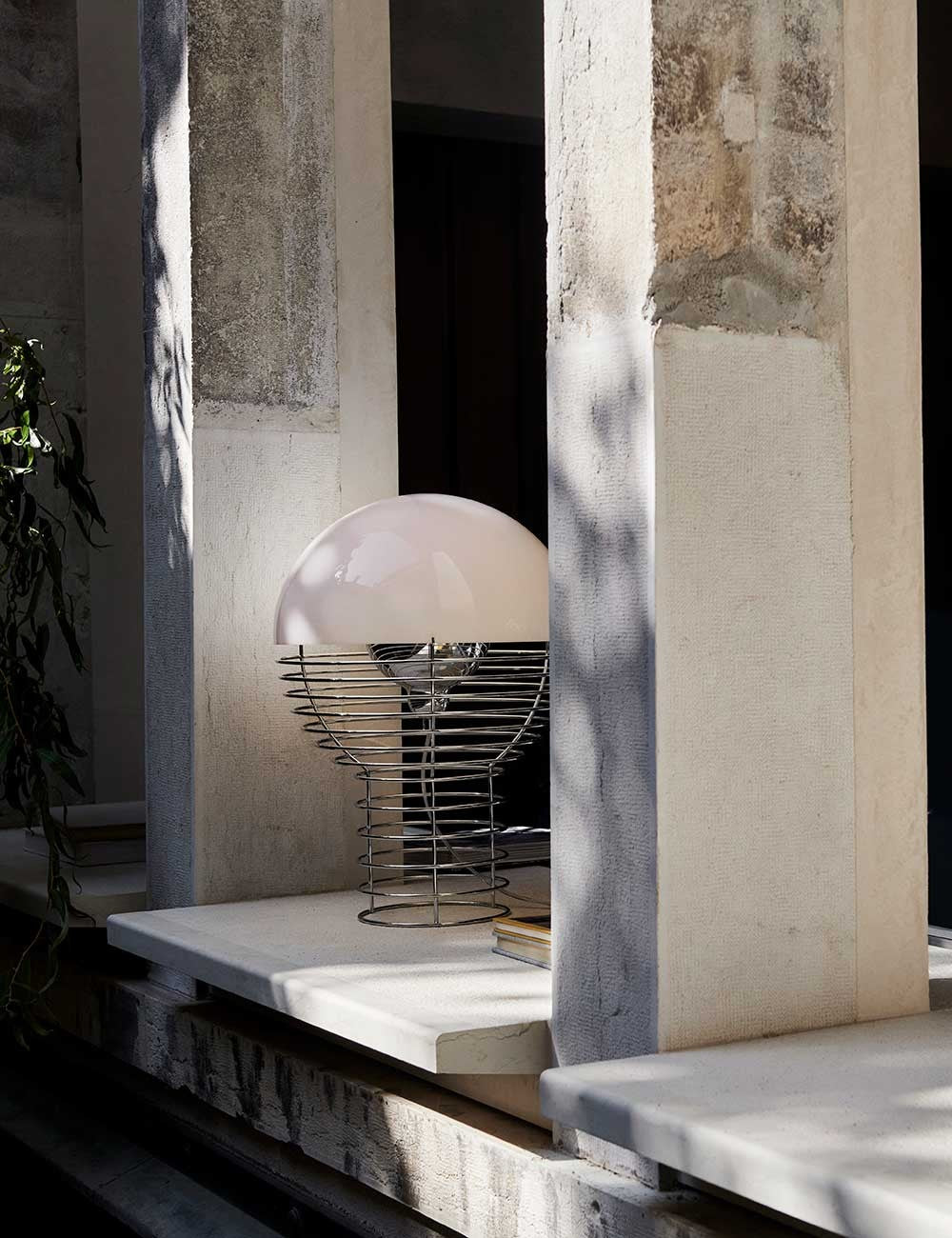 lampe de table en fil de fer