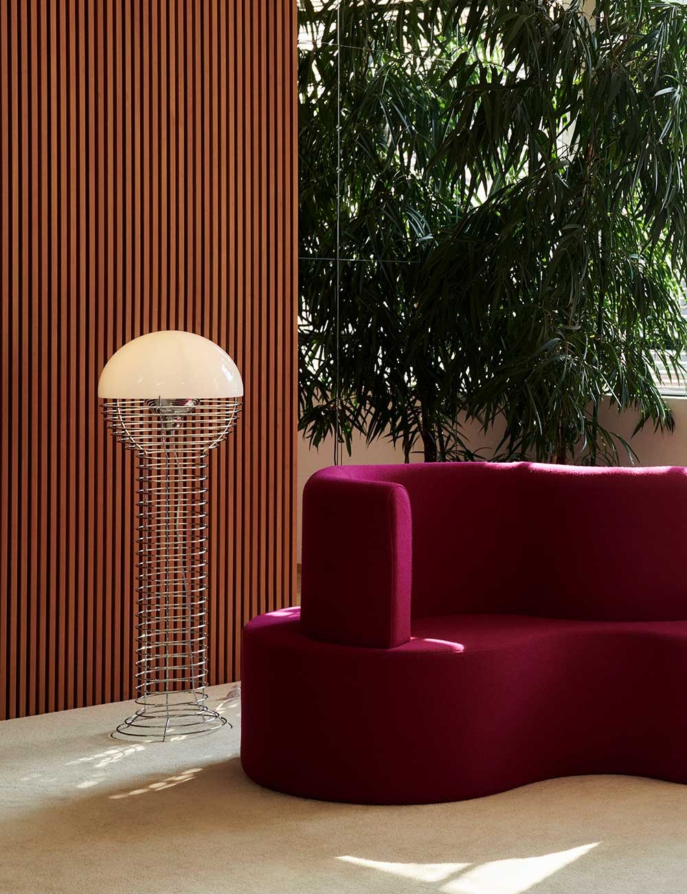 lampada da terra in filo metallico