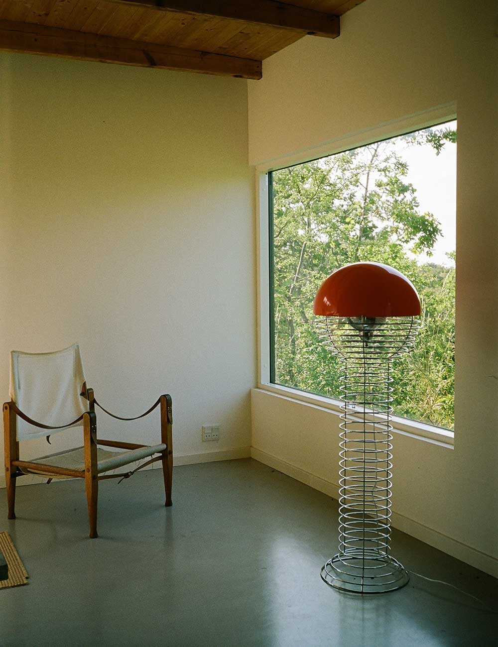 lampada da terra in filo metallico