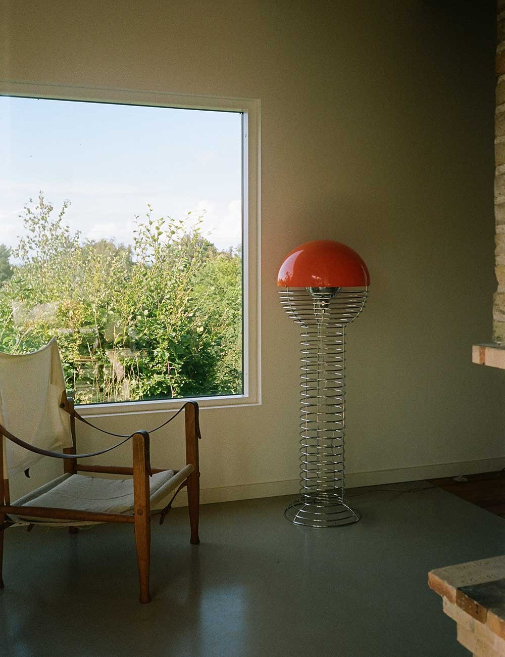 lampada da terra in filo metallico