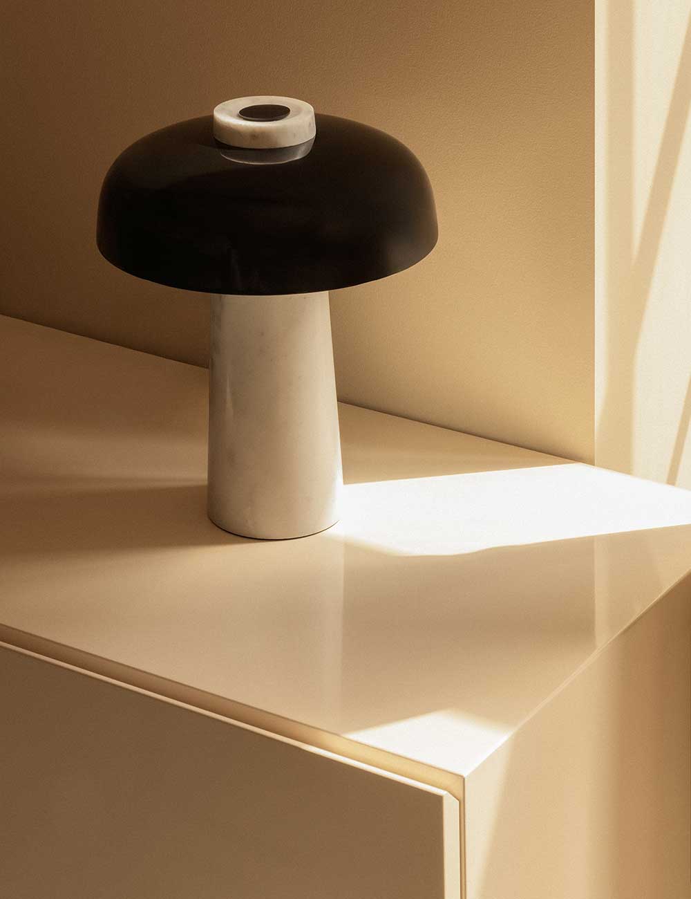 lampe de table inversée
