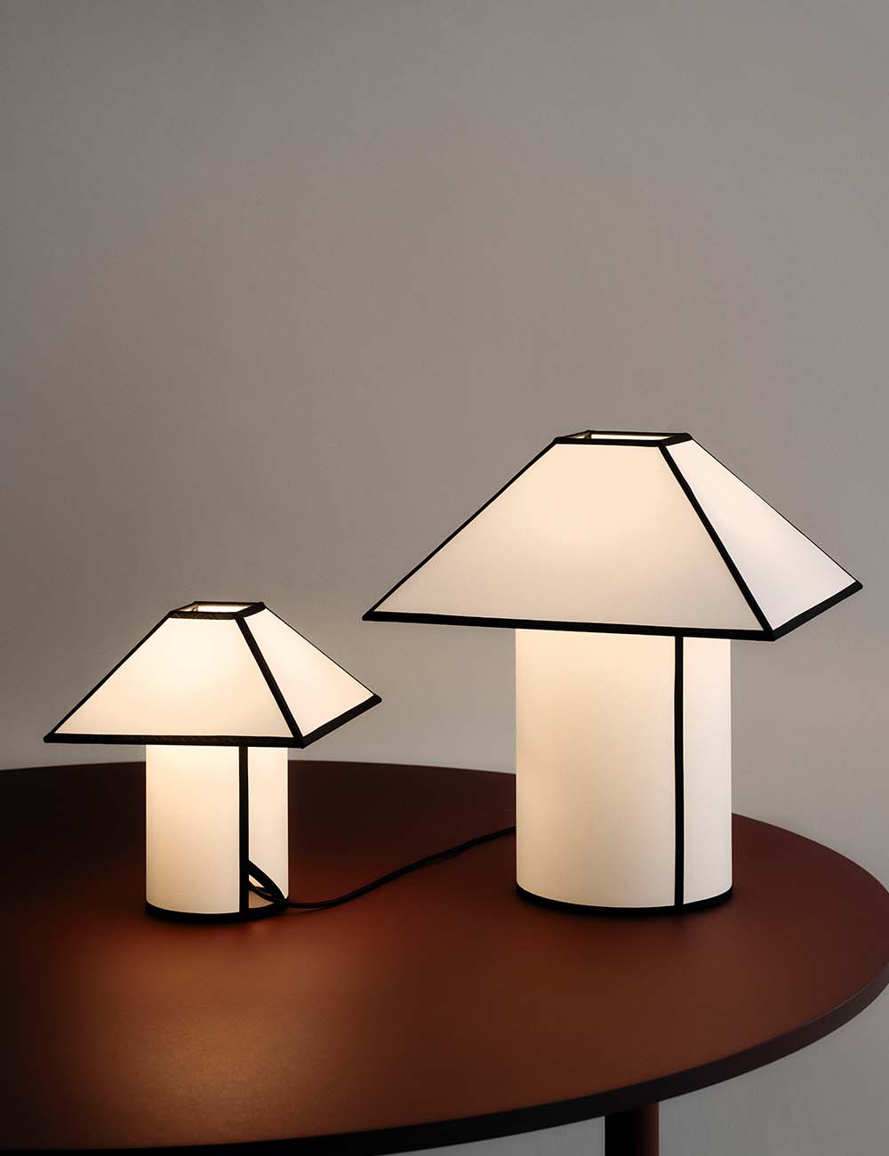 ava pyramid table lamp 450