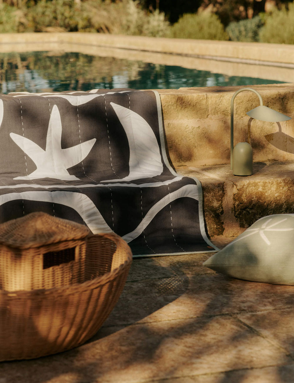 Kove applique quilted blanket