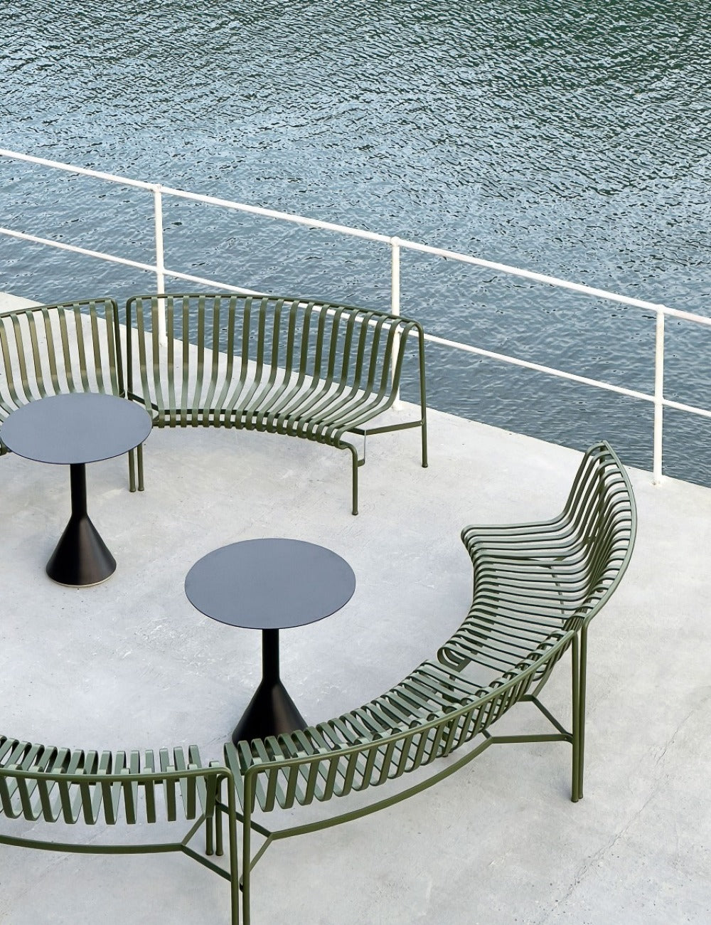 Palissade park dining bench In