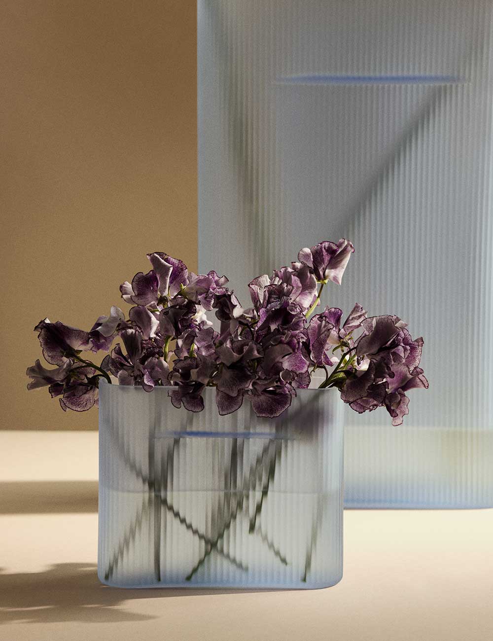 Ridge vase frosted glass H48,5