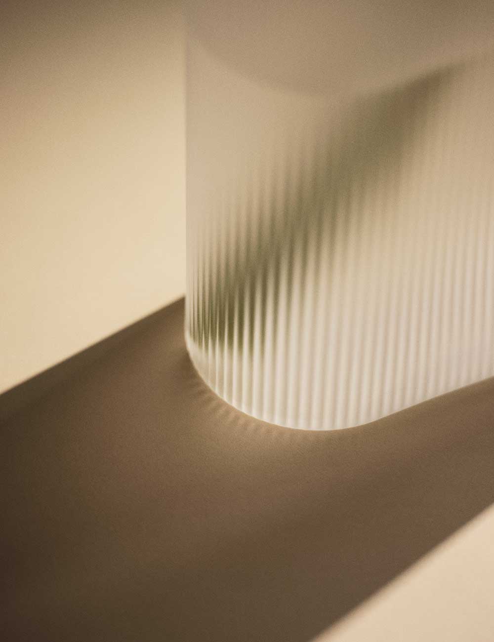 Ridge vase frosted glass H48,5