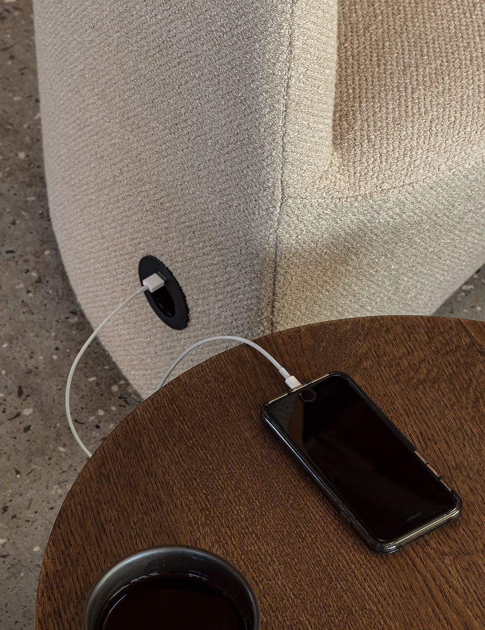 Androgyne side table Ø50