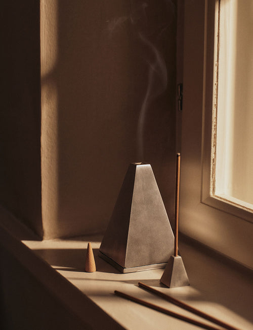 Pyra incense stick holder set
