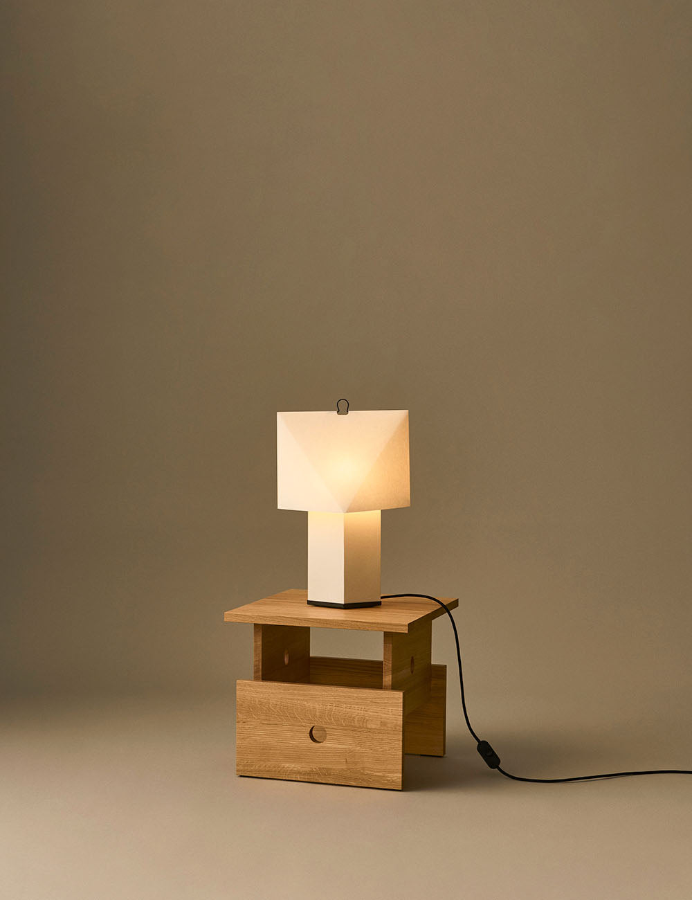 Aplat table lamp 660