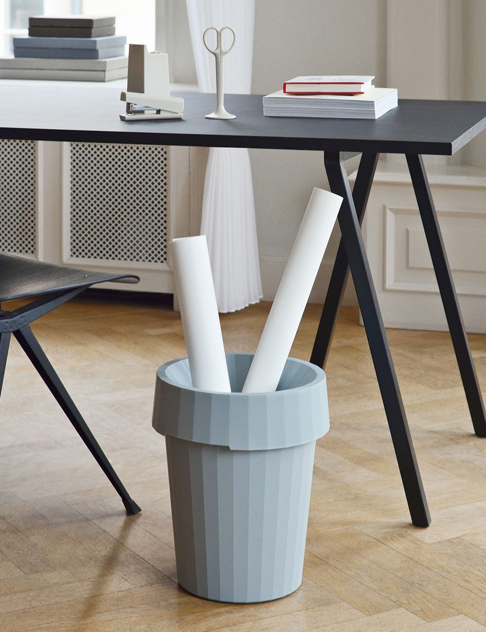 Shade bin