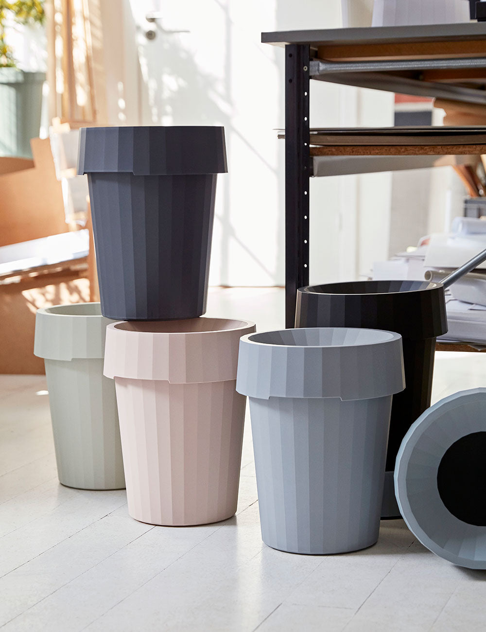 Shade bin