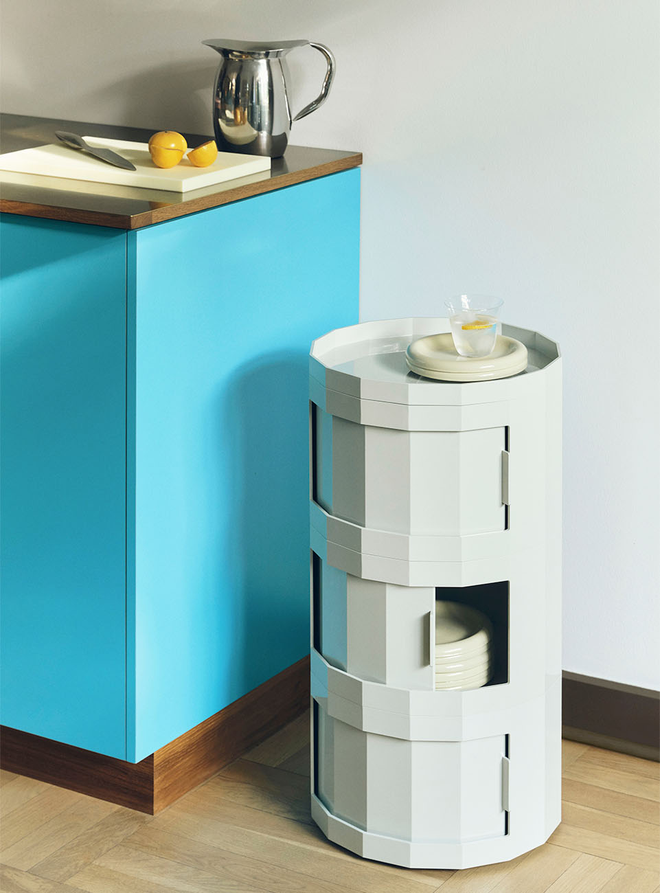 Facet Cabinet 30