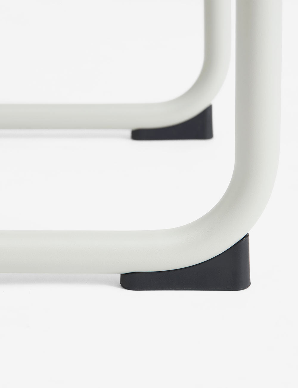 Palissade Cantilever chair