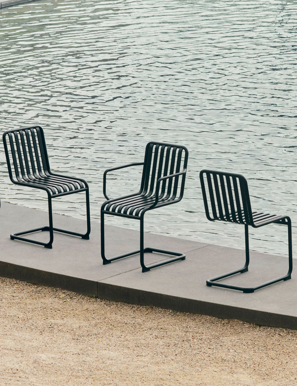 Palissade Cantilever armchair