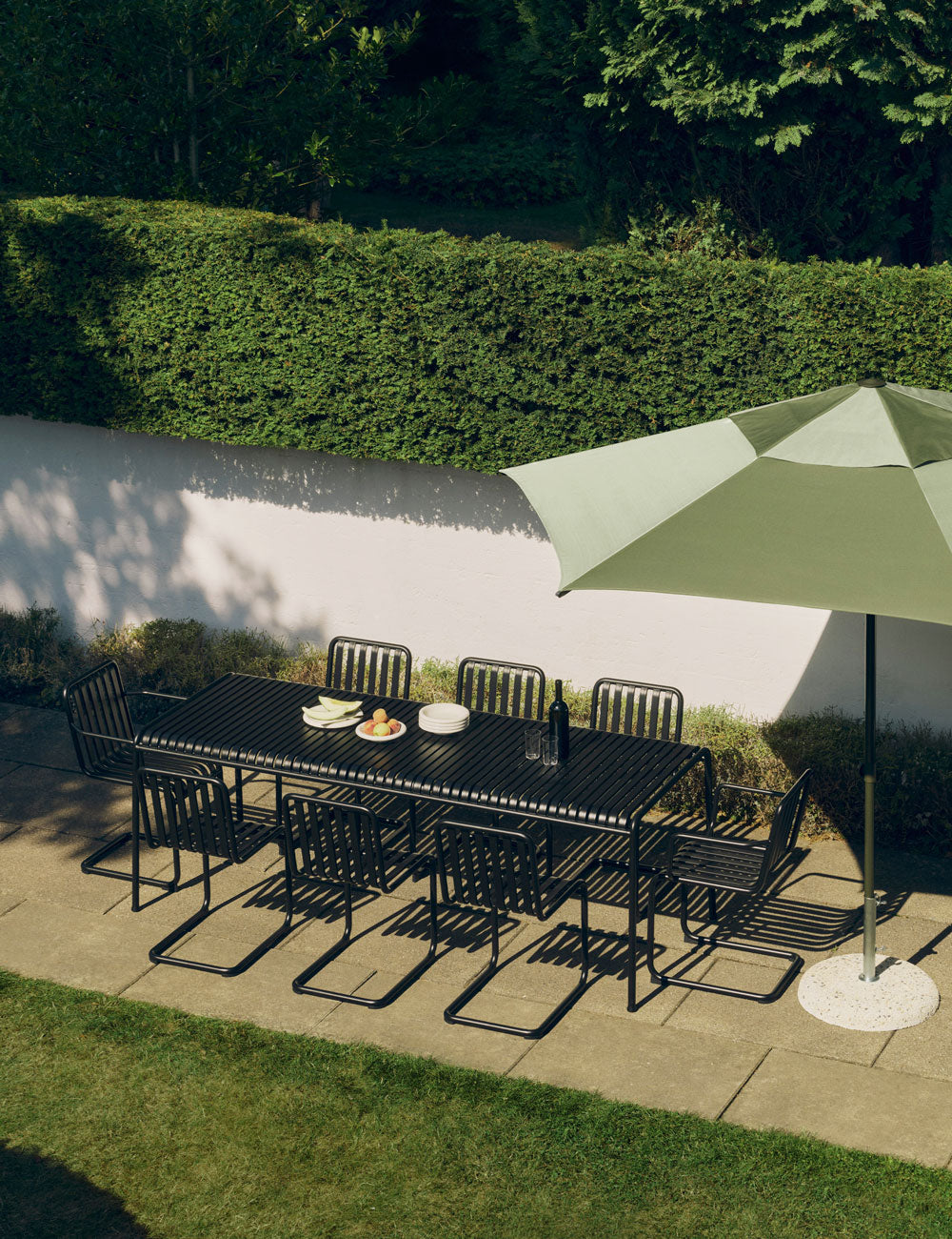 Palissade Cantilever chair