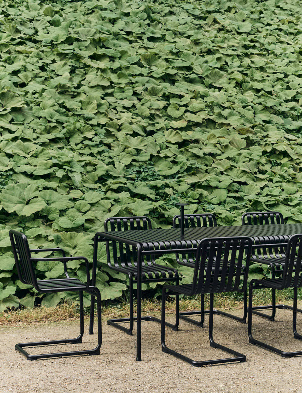 Palissade Cantilever chair