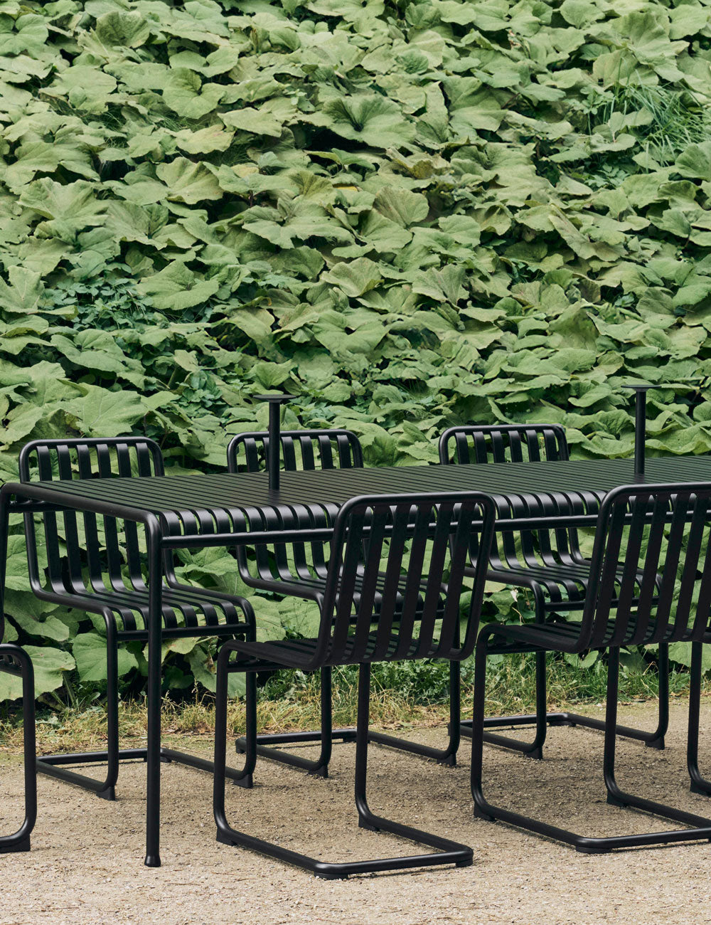 Palissade Cantilever chair