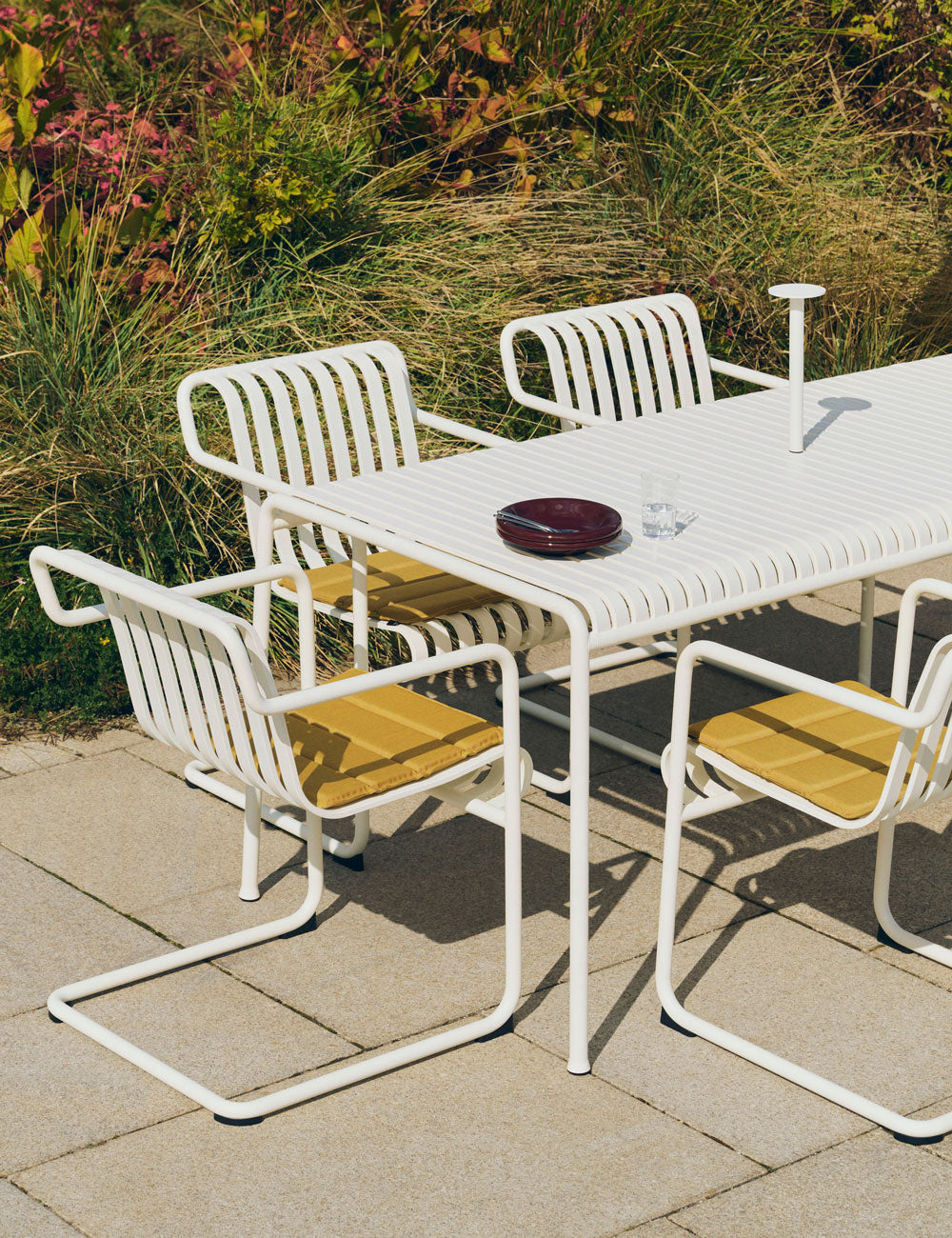 Palissade Cantilever dining armchair