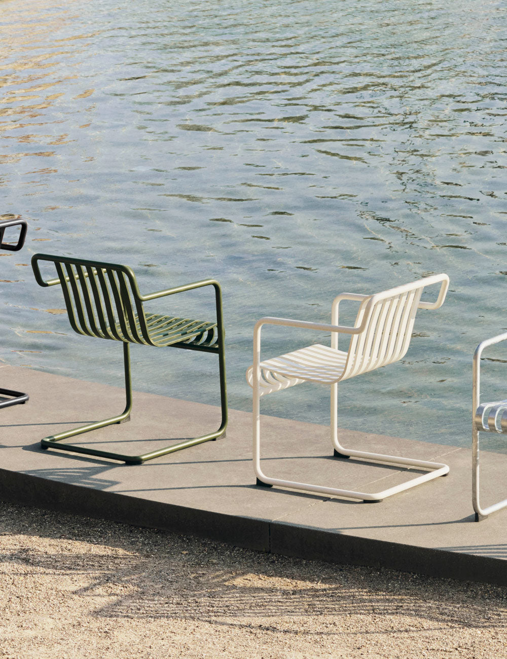 Palissade Cantilever armchair