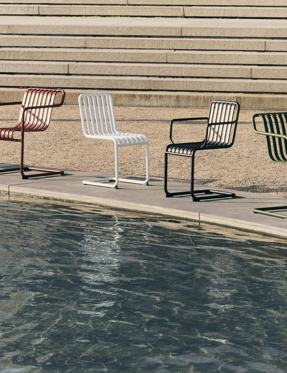 Palissade Cantilever dining armchair