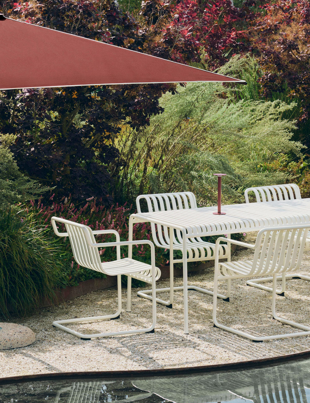 Palissade Cantilever armchair