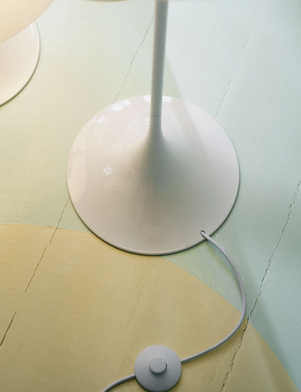 Lampada da terra Panthella 400