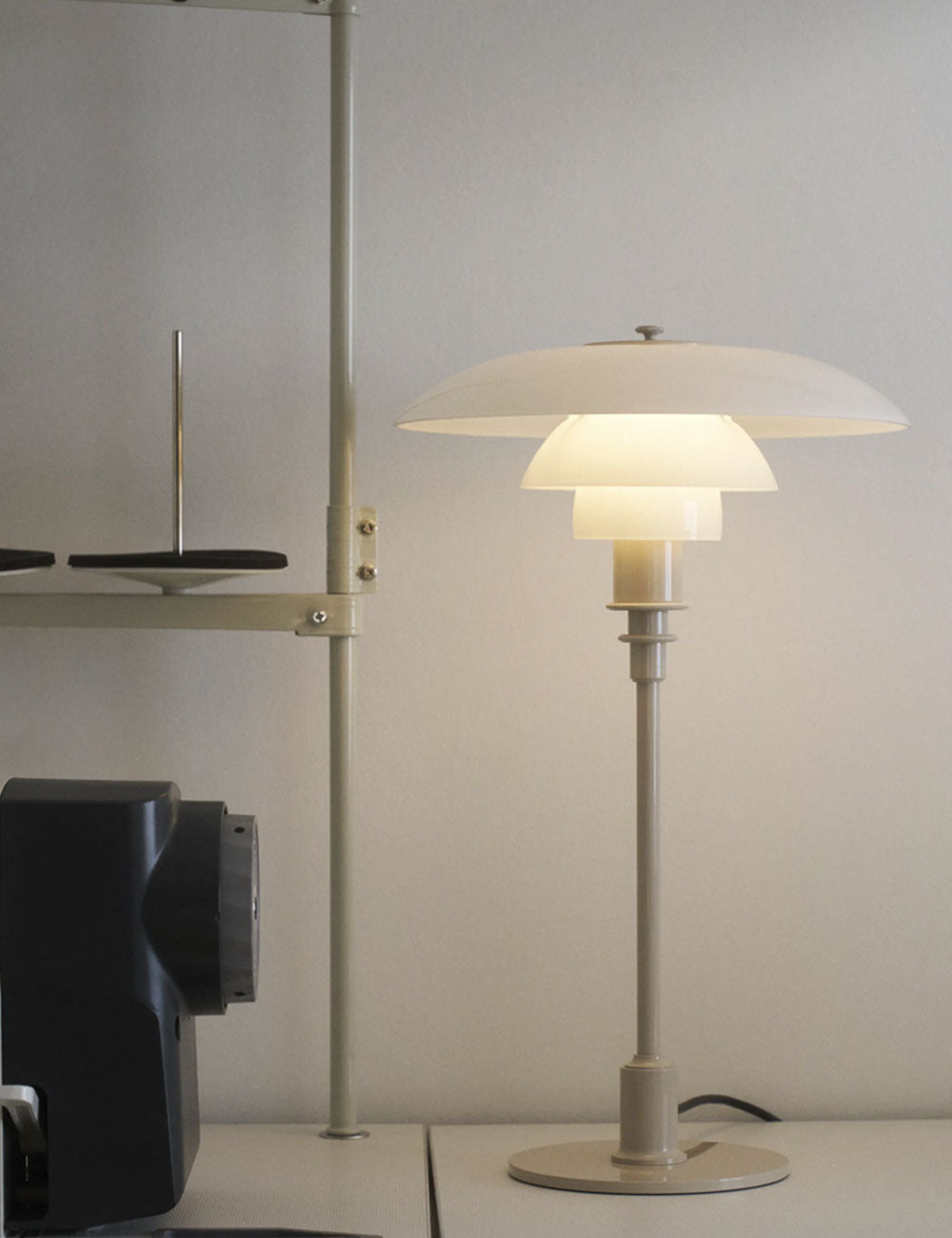  PH 3/2 table lamp