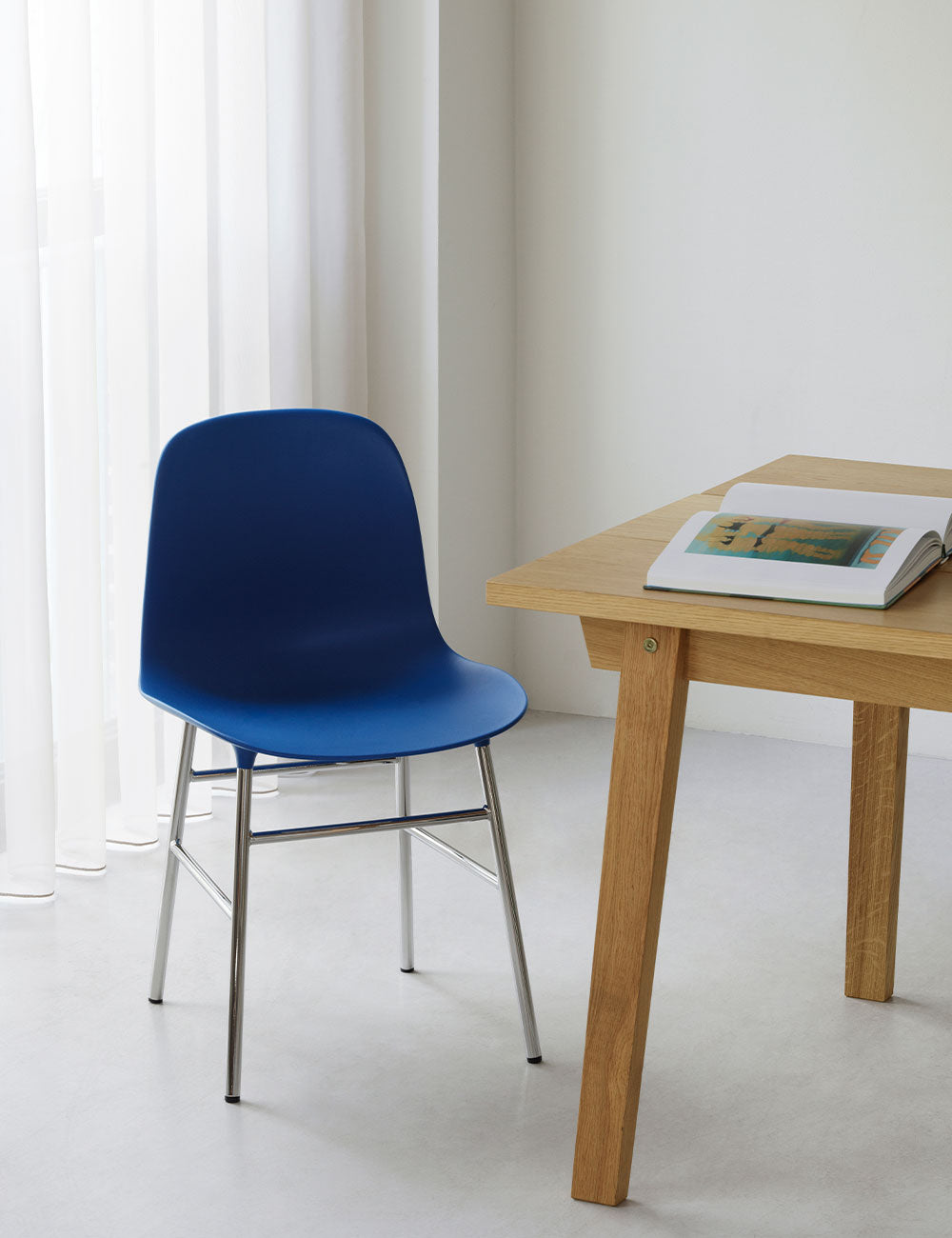 Form chair steel