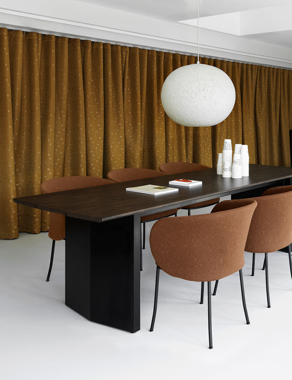 Panel table