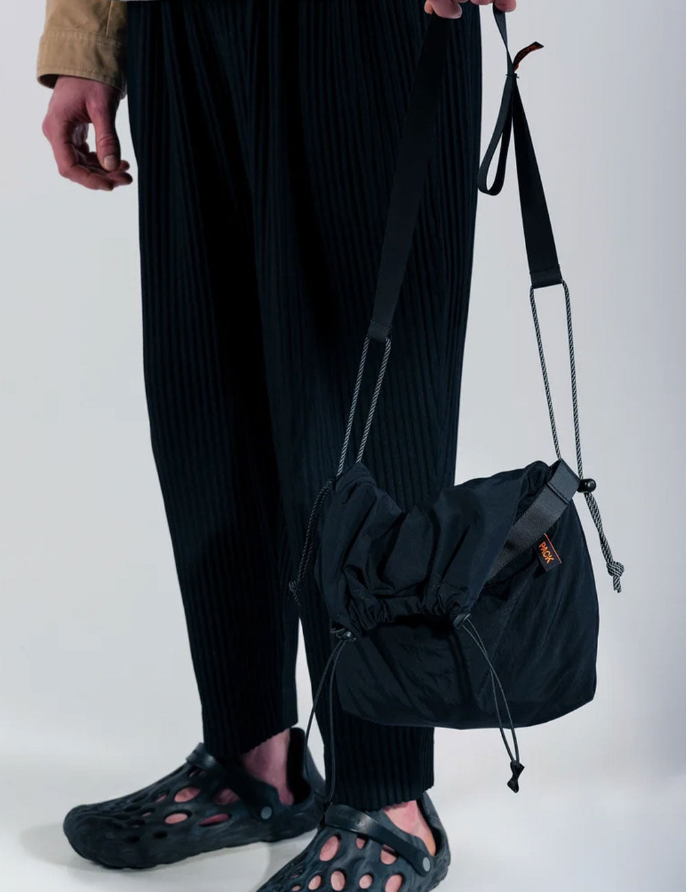 Sac Medium Drawstring Sling - A111