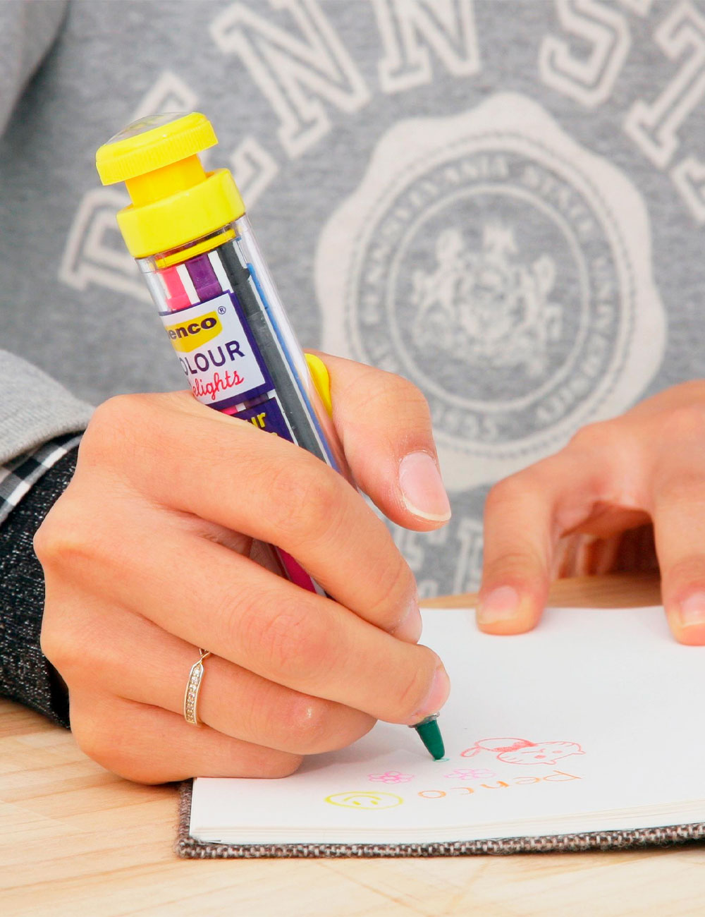 8 Colour crayon