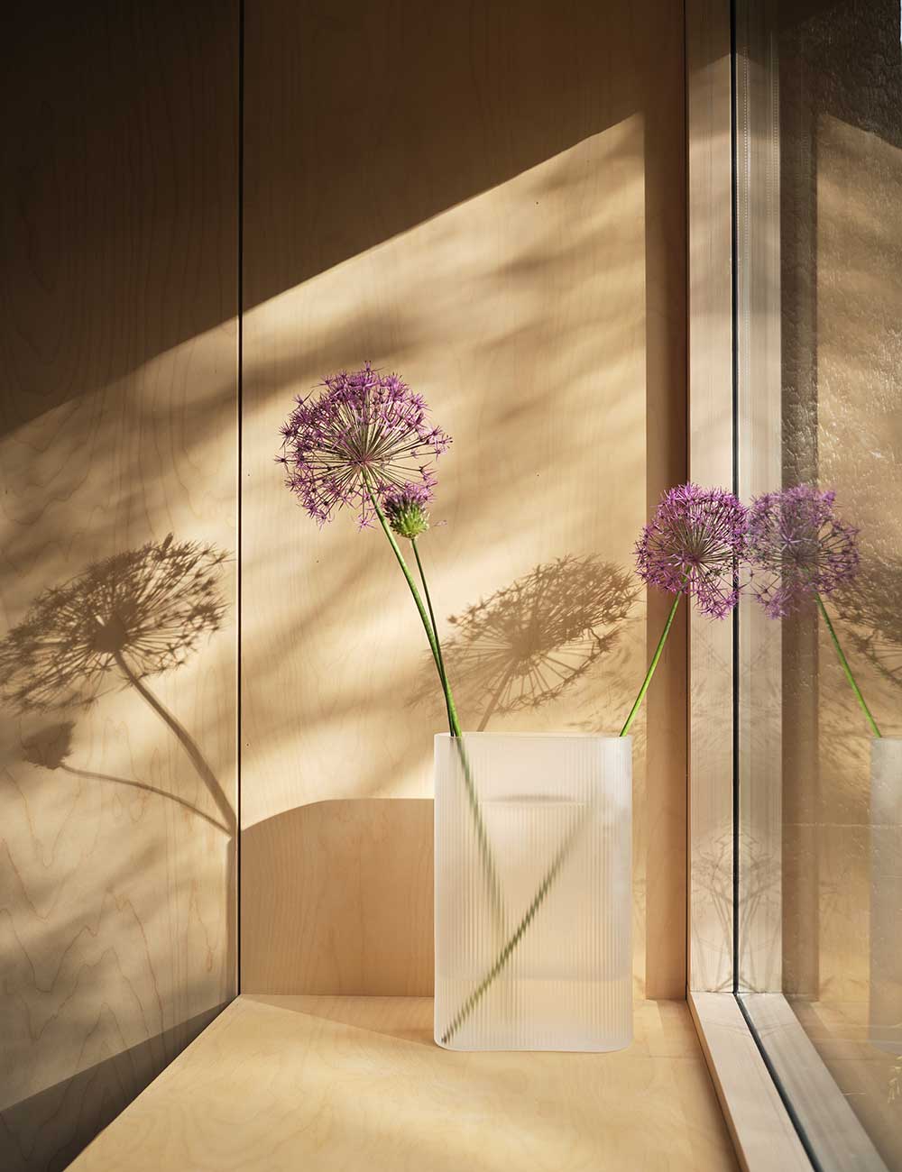 Ridge vase frosted glass H48,5