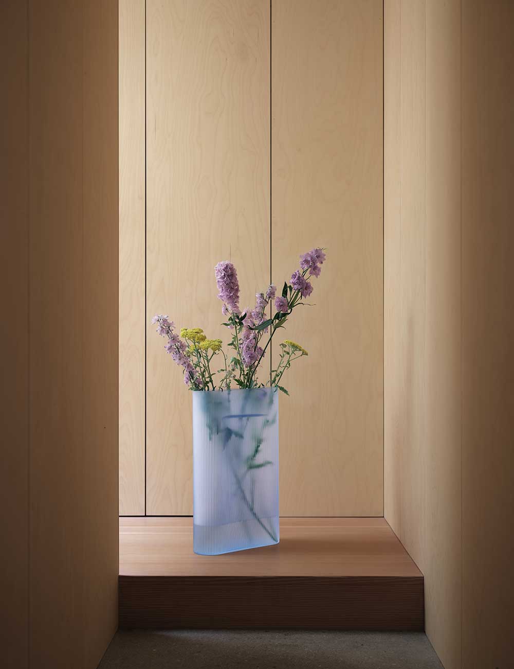 Ridge vase frosted glass H48,5