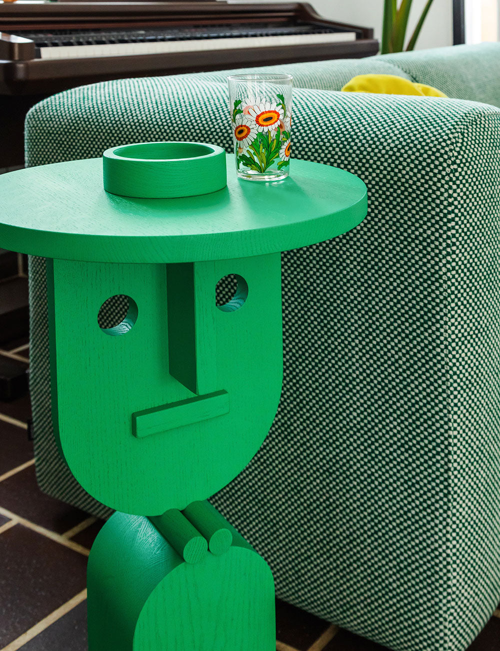 Faces T table